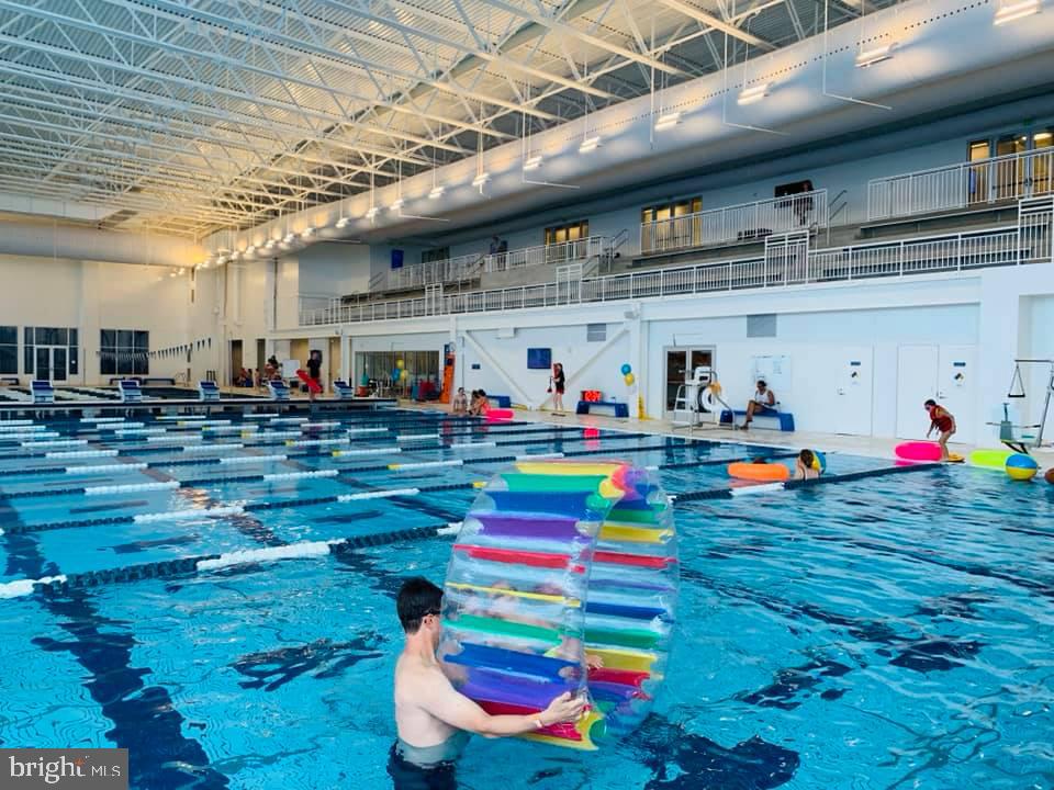 CARDINAL SQUARE - Residential Lease