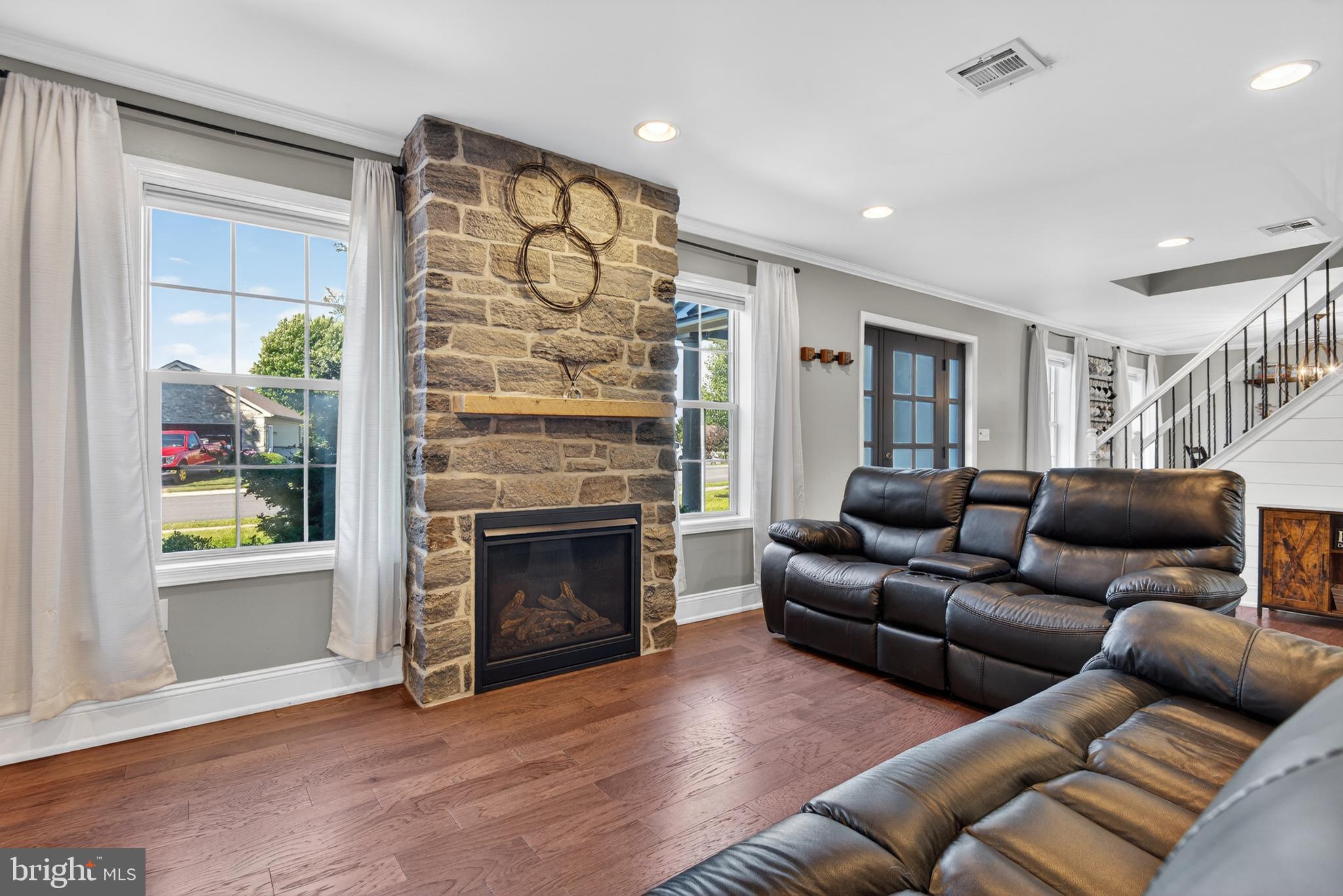 515 HIGH POINT DRIVE