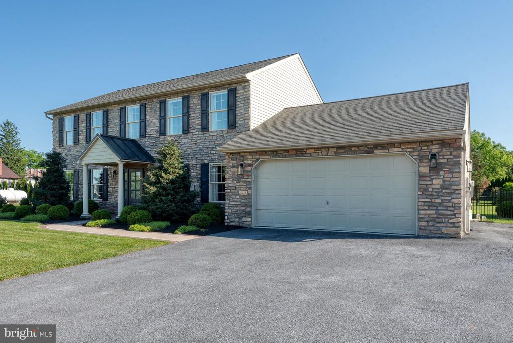 Photo of 515 High Point Drive, DENVER, PA 17517 (MLS # PALA2089194)