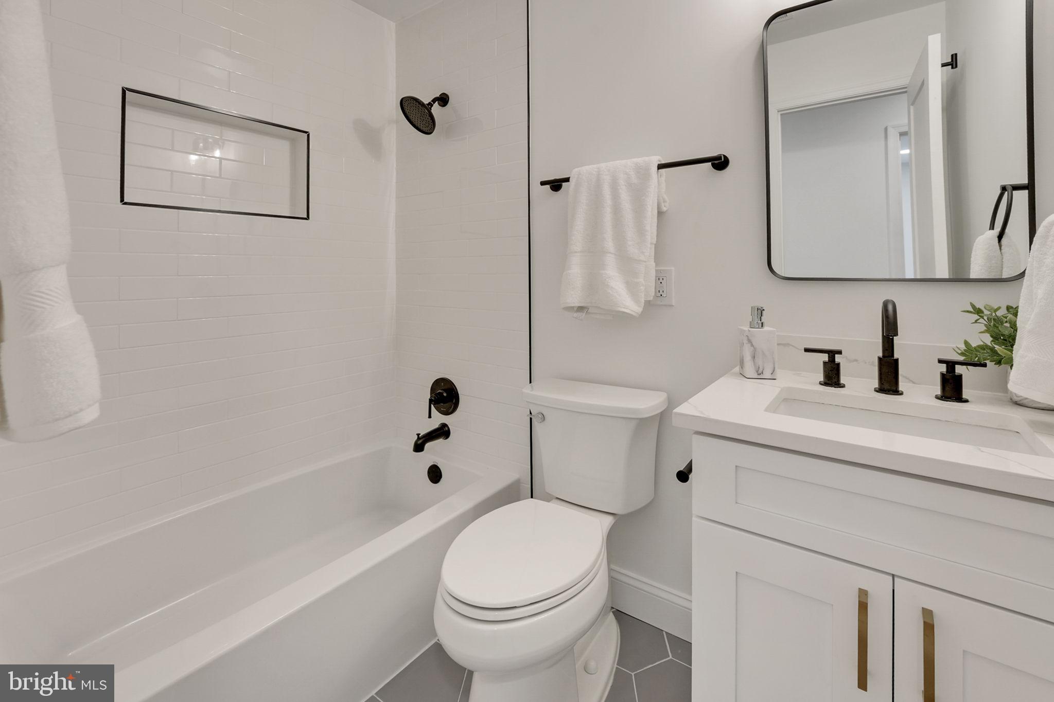 DALE CITY - Residential Lease