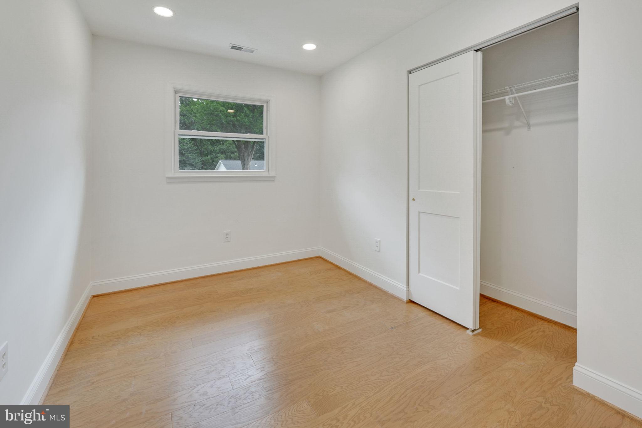 DALE CITY - Residential Lease