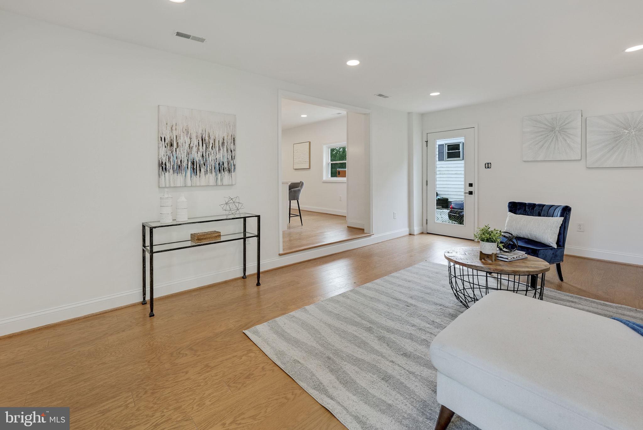 DALE CITY - Residential Lease