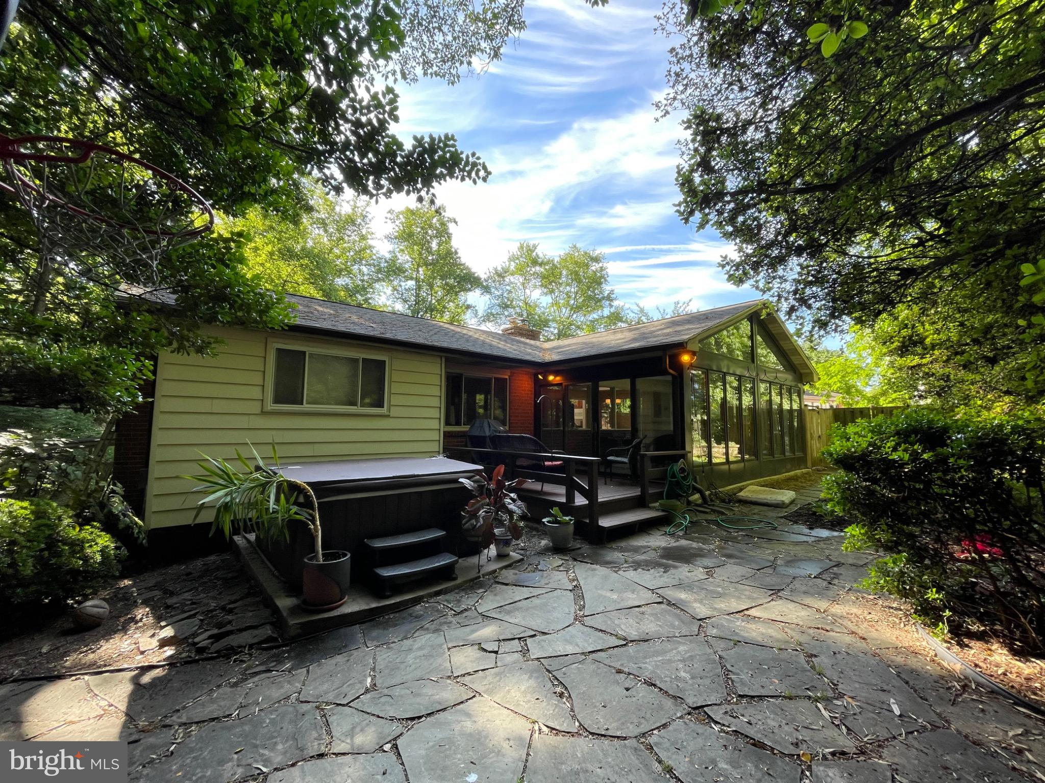 10802 LOCKRIDGE DRIVE