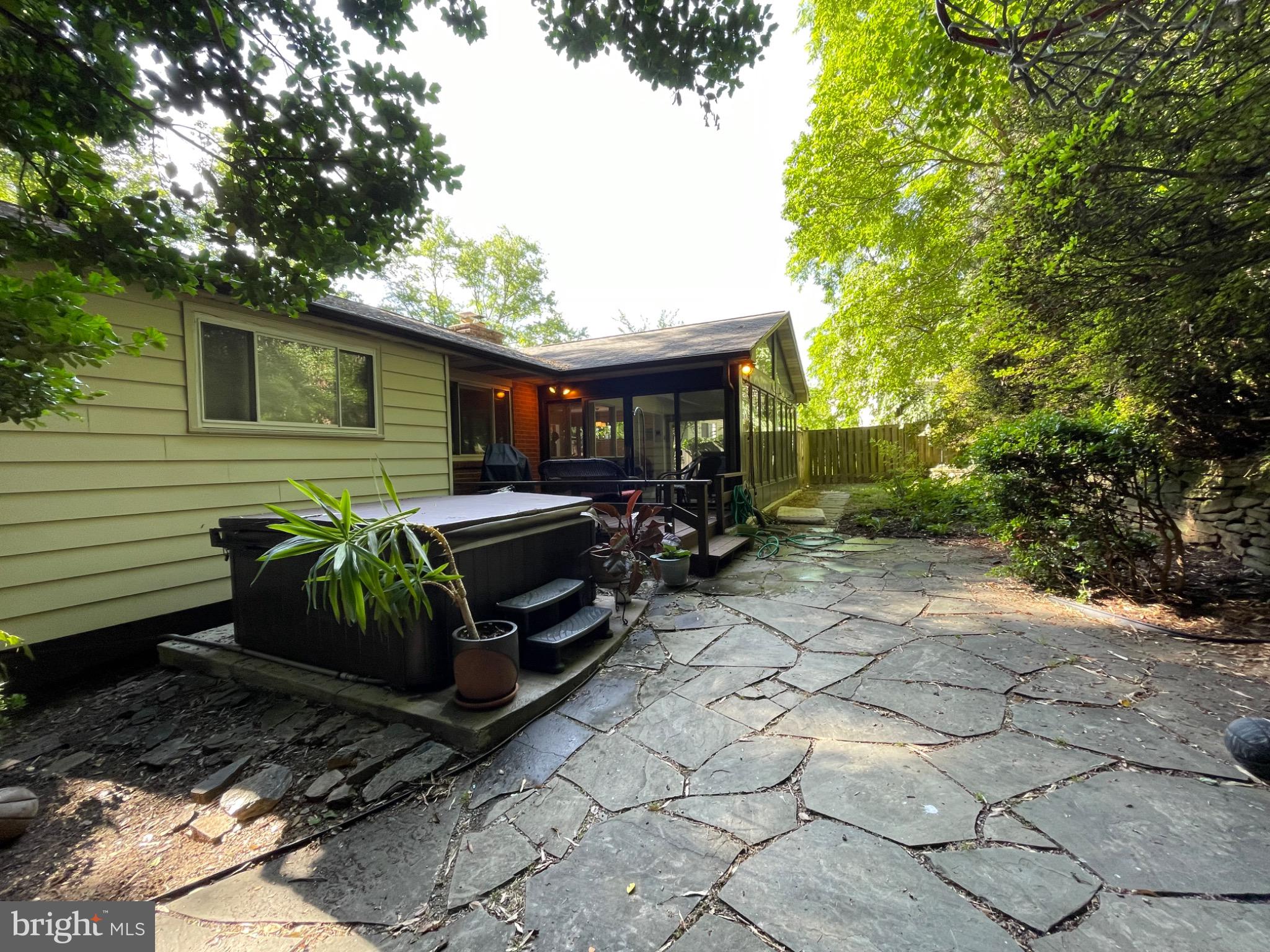 10802 LOCKRIDGE DRIVE