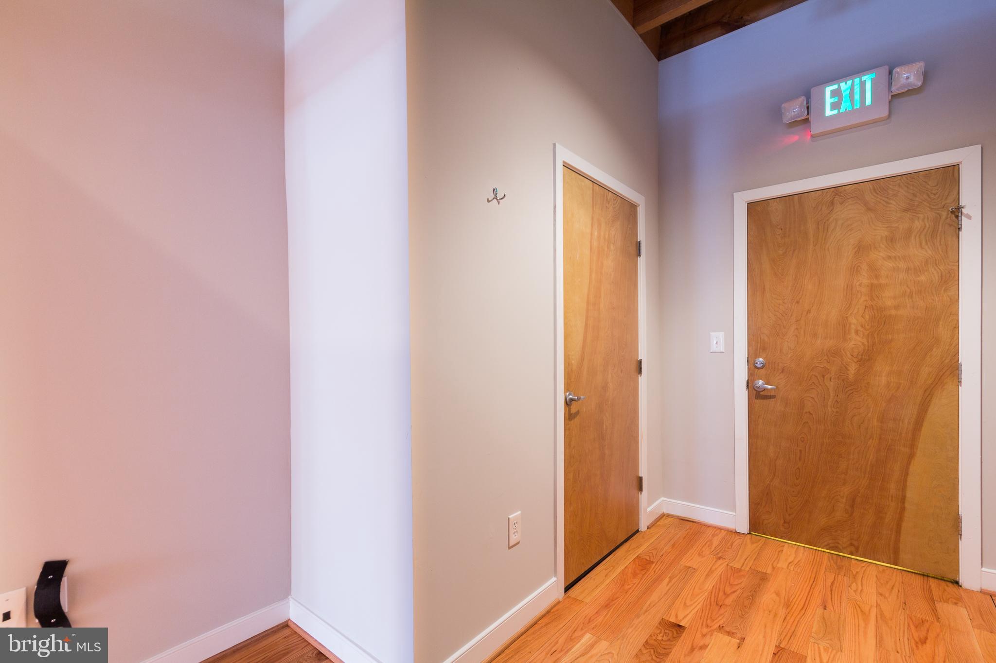 CANTON - Commercial Sale