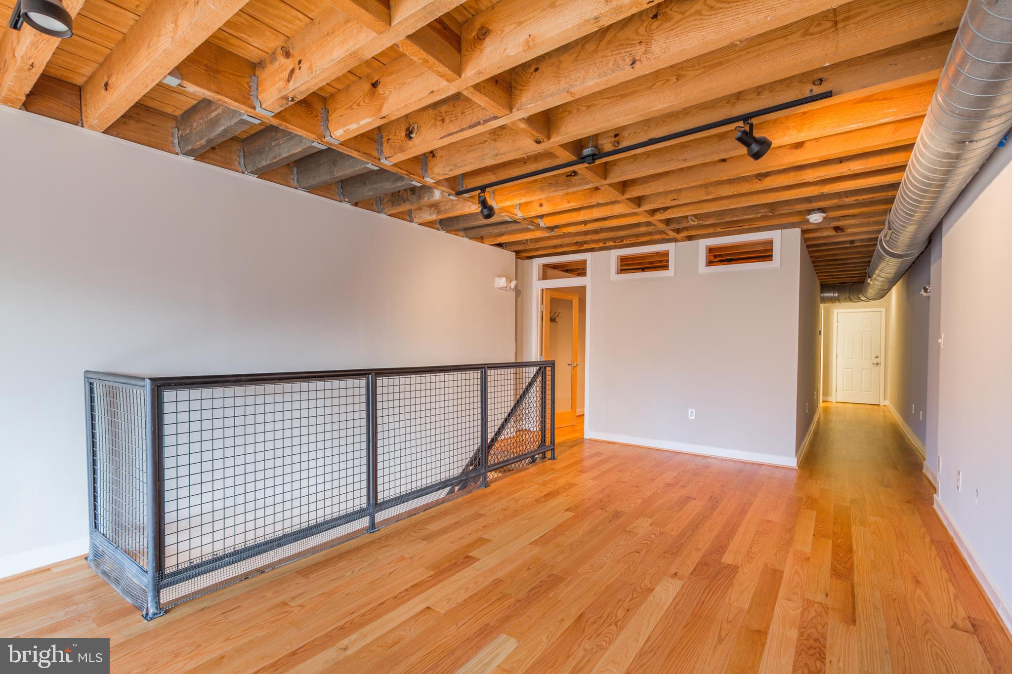 CANTON - Commercial Sale