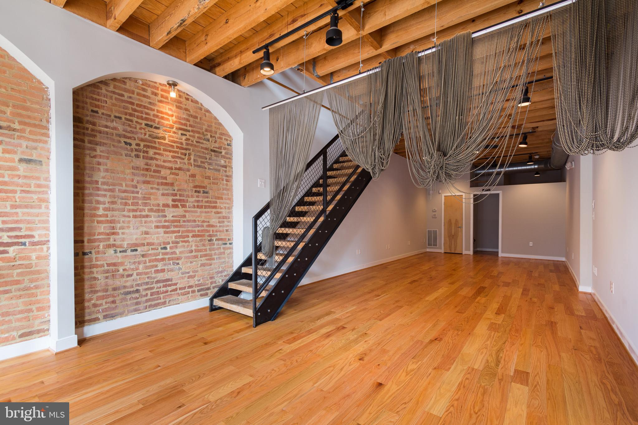 CANTON - Commercial Sale