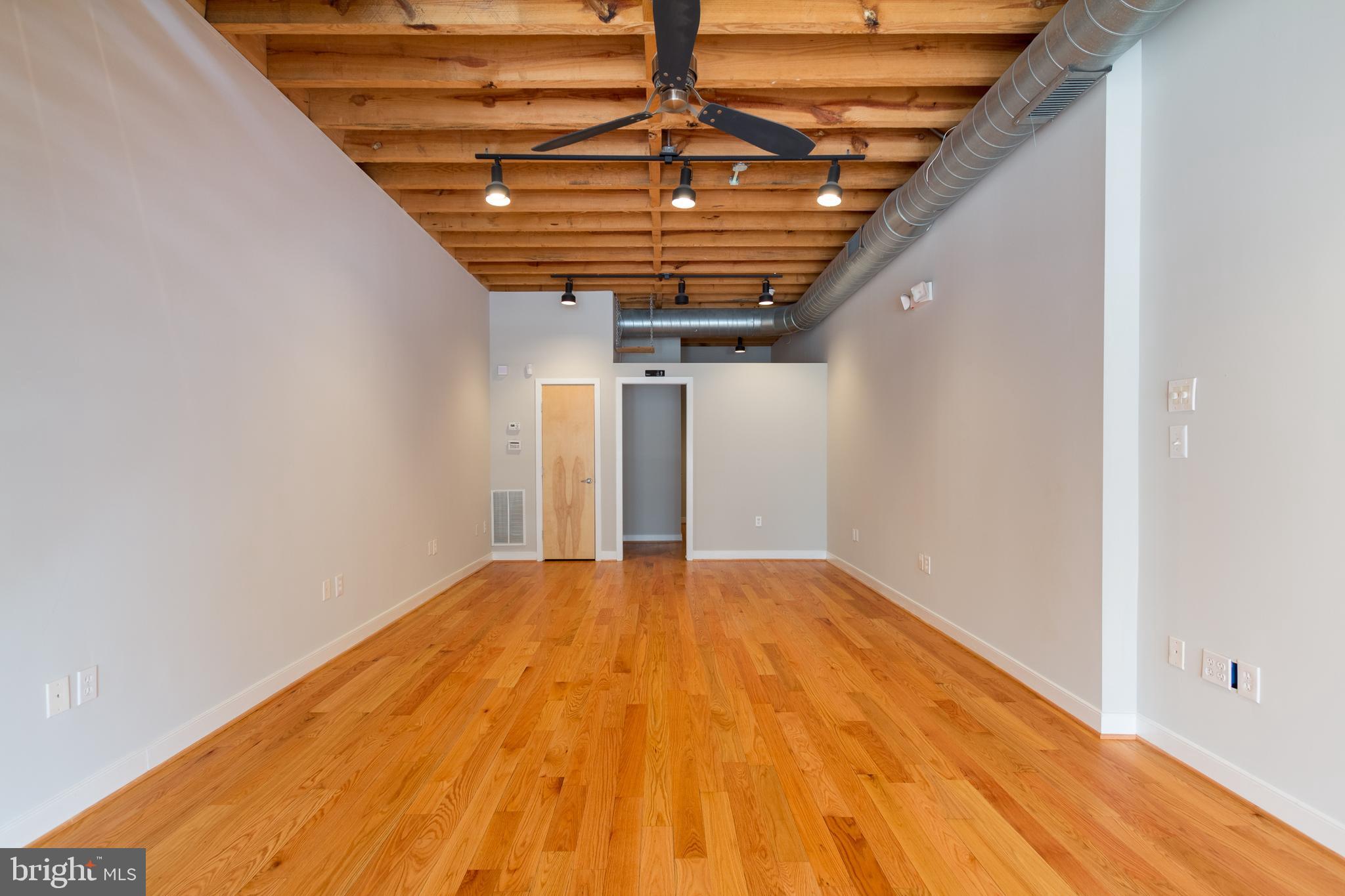 CANTON - Commercial Sale