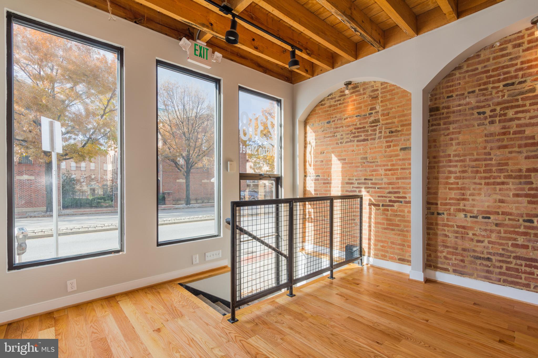 CANTON - Commercial Sale