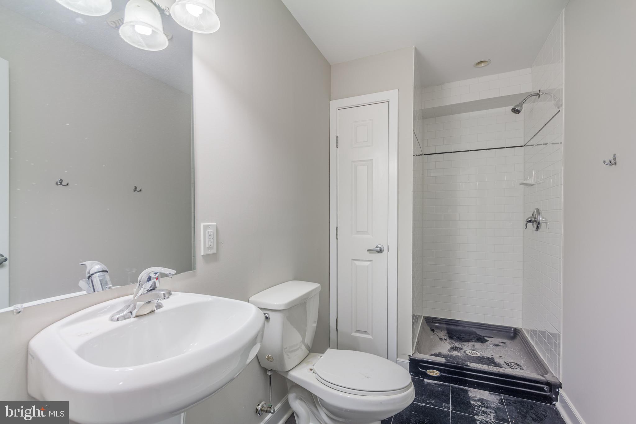 CANTON - Commercial Sale