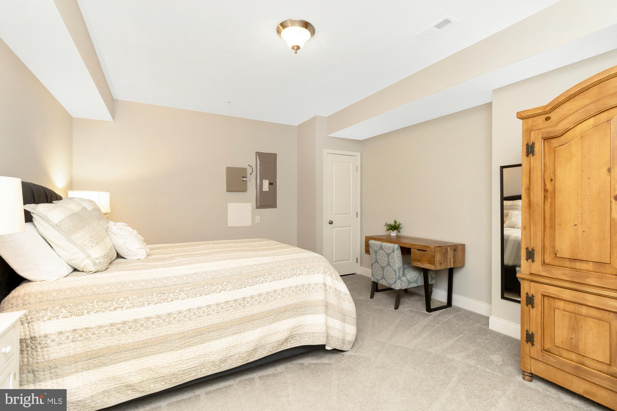 LAUREL RIDGE - Residential