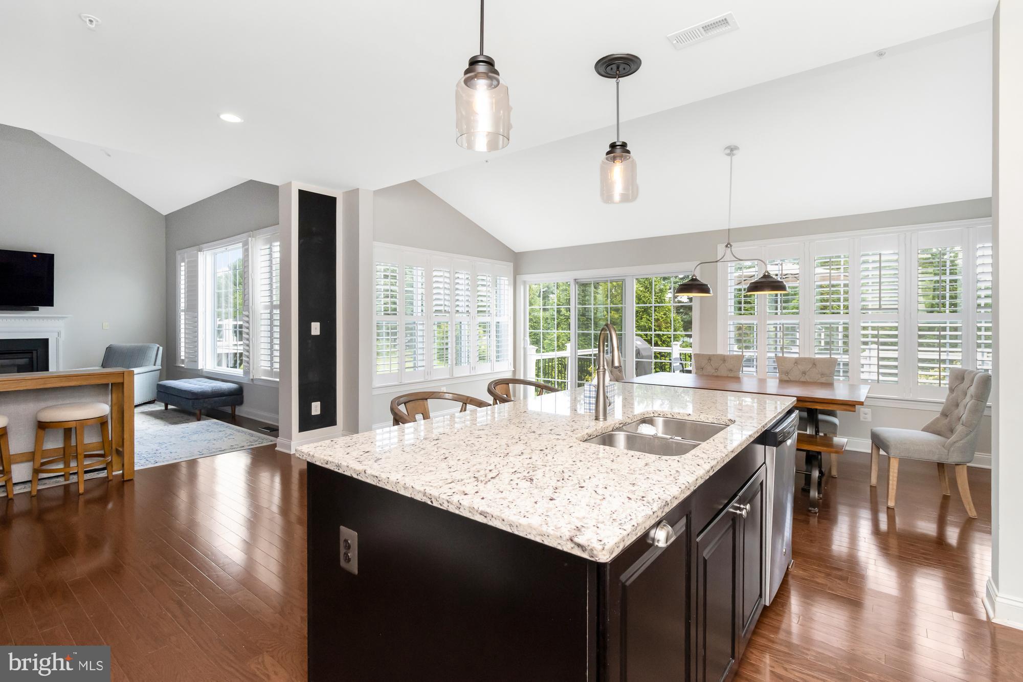 LAUREL RIDGE - Residential