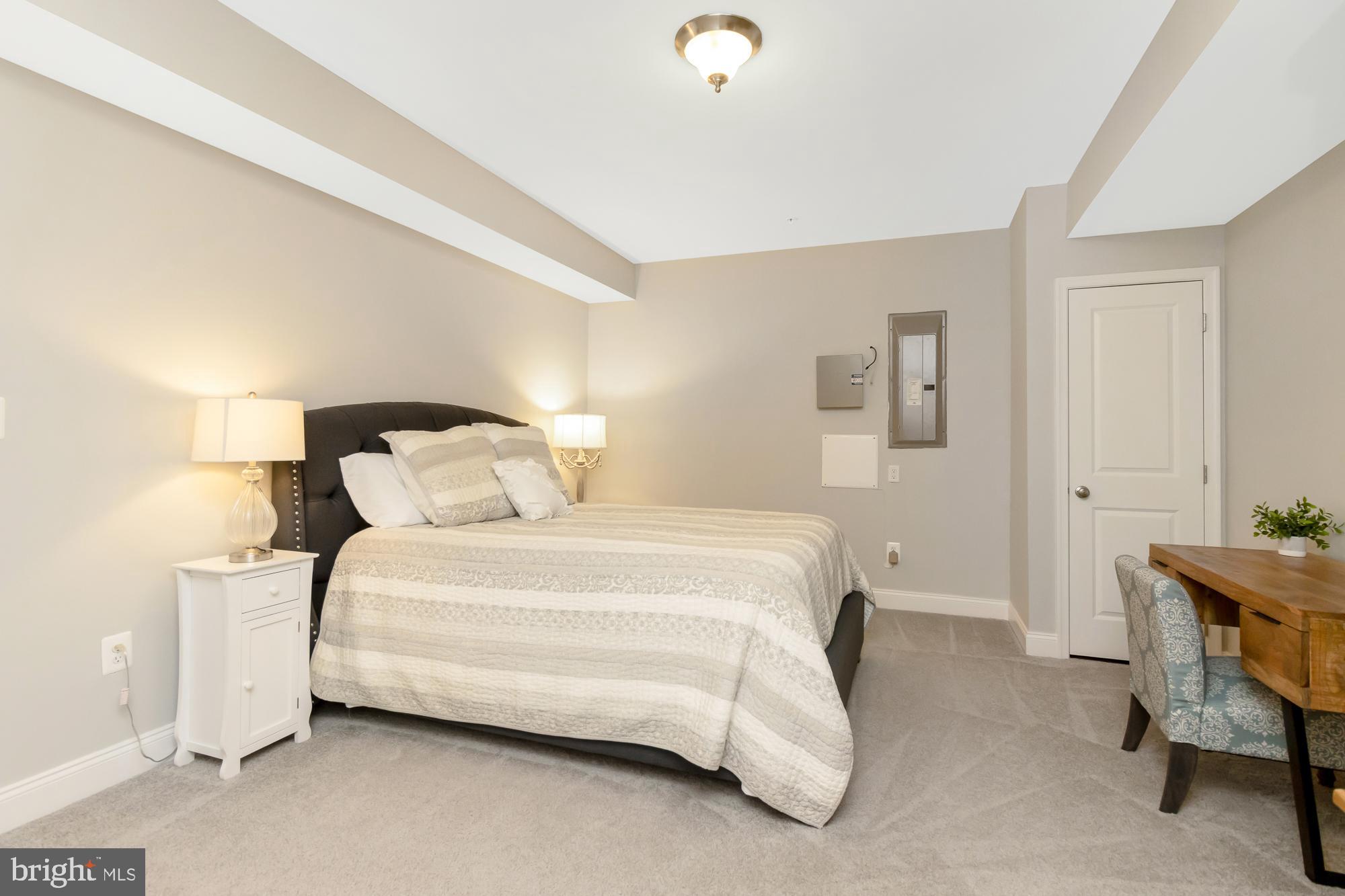 LAUREL RIDGE - Residential