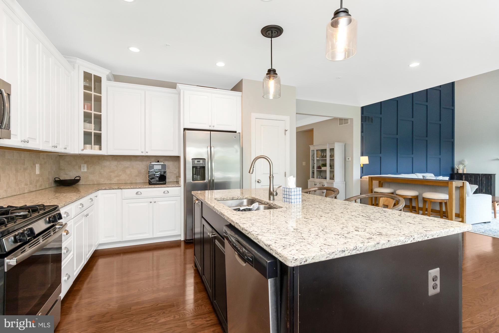 LAUREL RIDGE - Residential