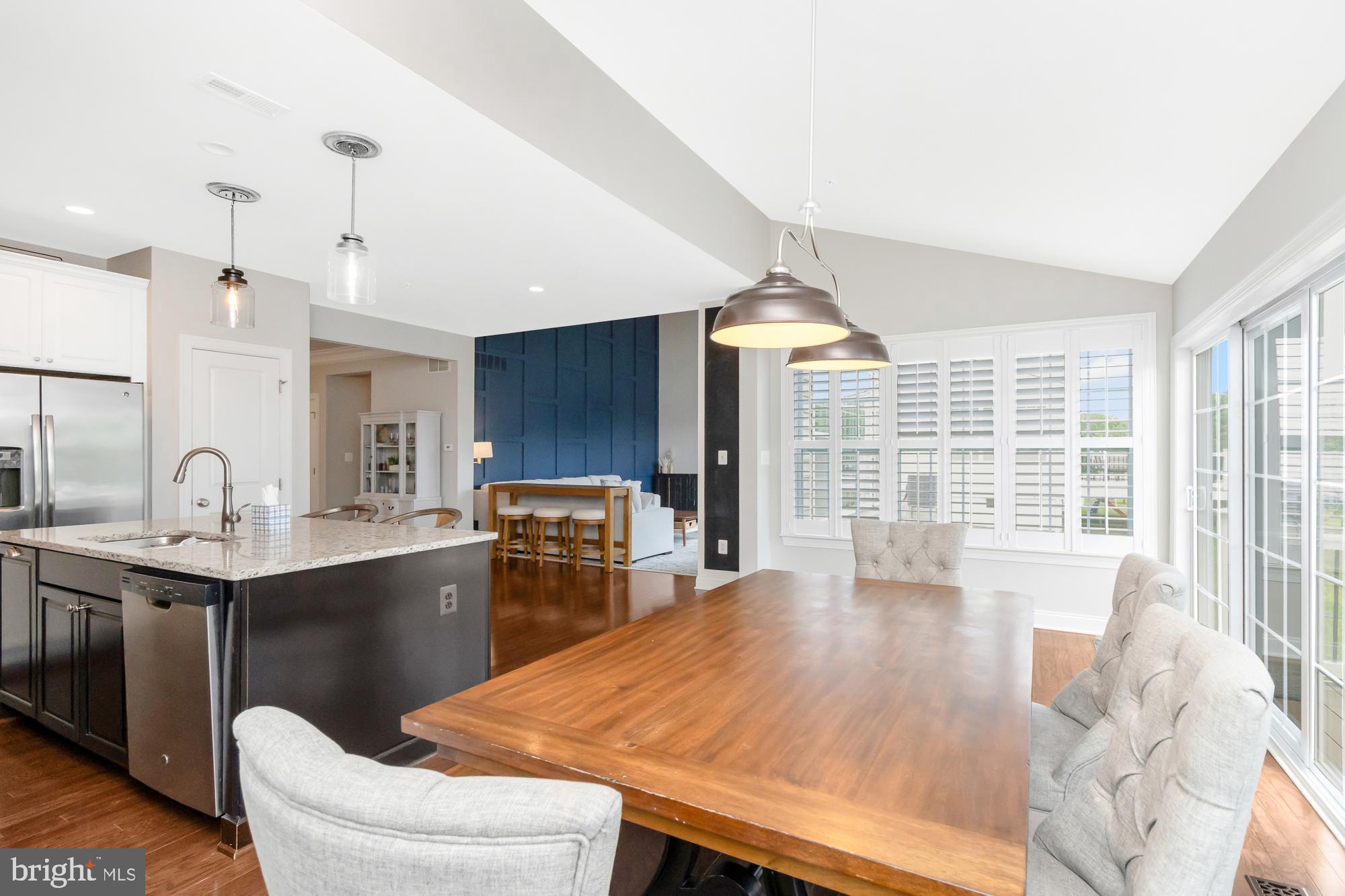 LAUREL RIDGE - Residential