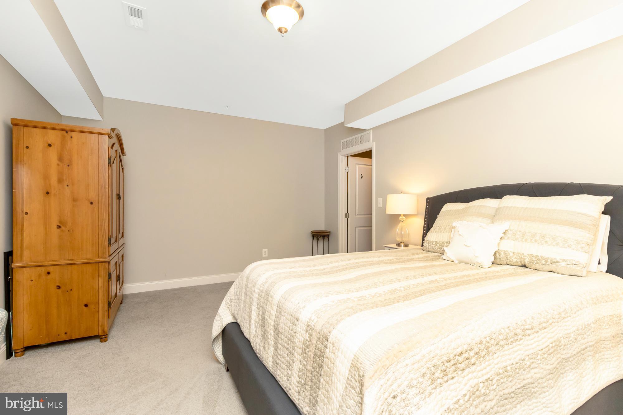 LAUREL RIDGE - Residential