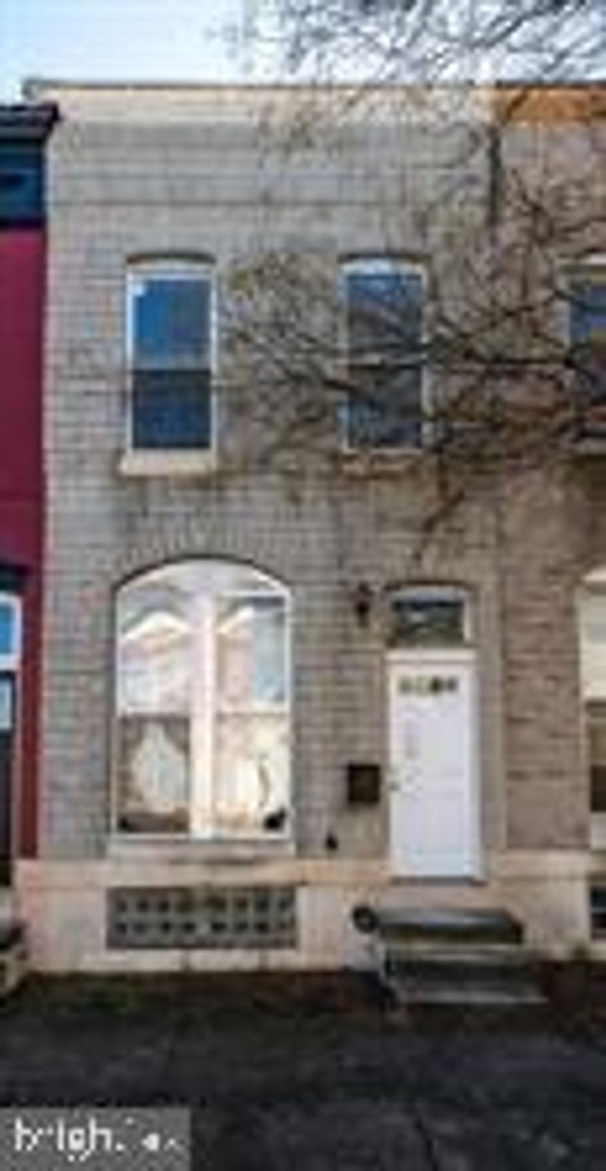 COME AND SEE THIS BEAUTIFUL TOWNHOUSE WITH 3 BEDROOMS AND 2 1/2 BATHROOMS. PLUS KITCHEN AND BATHROOMS RENOVATED. ESCHEDULE A TOUR BEFORE IT IS TOO LATE. 
Use the Rentspree link below to apply. https://apply.link/_Wu3U9c