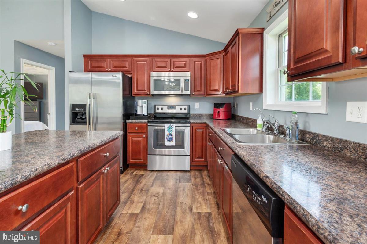 LUCKY SHOE RANCHETTES - Residential