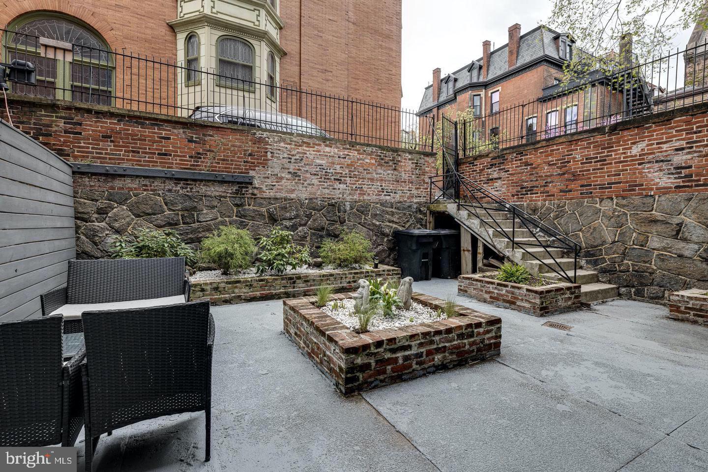 FITLER SQUARE - Commercial Sale