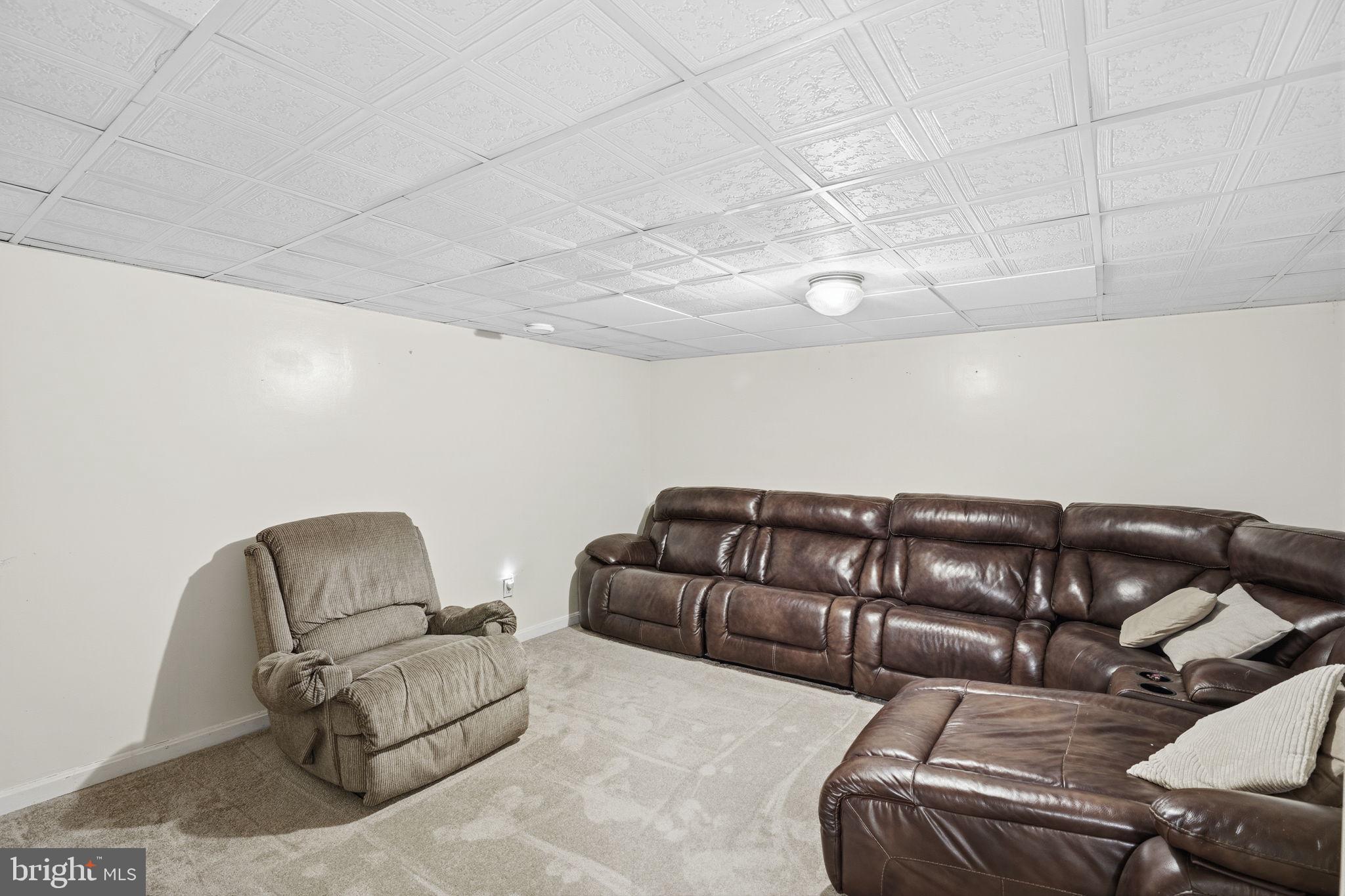 LUCKY PROPERTY - Residential