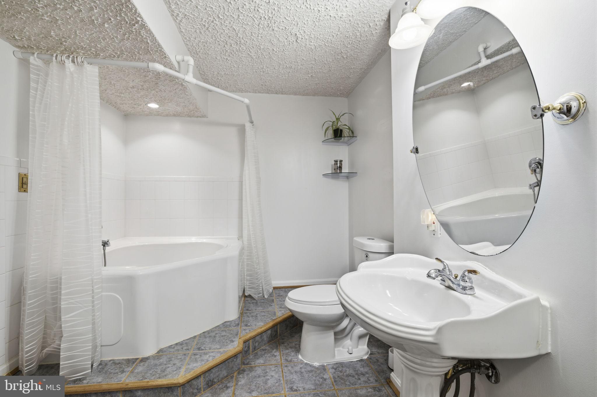 LUCKY PROPERTY - Residential