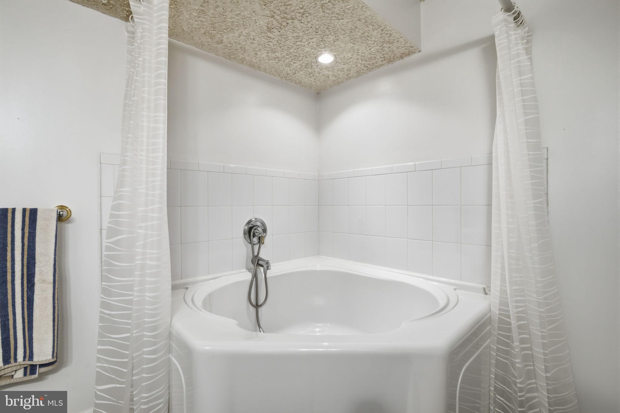 LUCKY PROPERTY - Residential