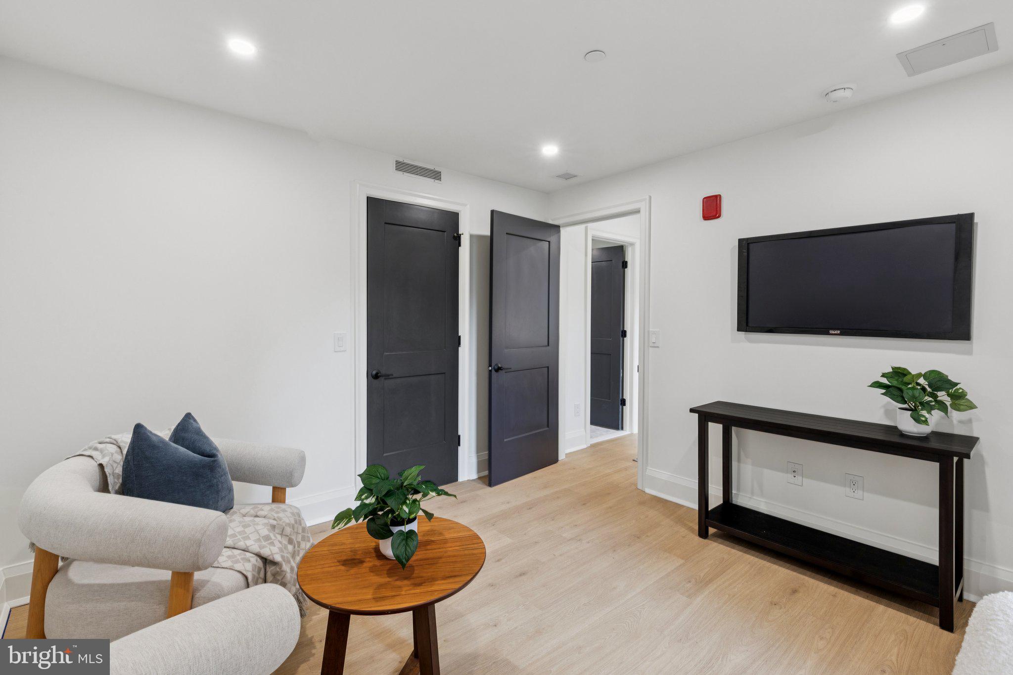 RITTENHOUSE SQUARE - Residential Lease