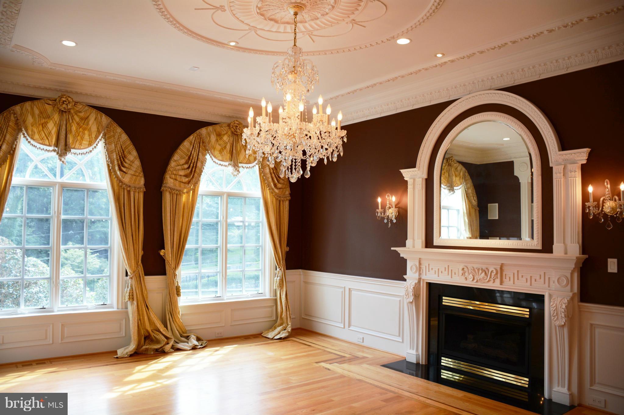 ELMWOOD ESTATES - Residential Lease