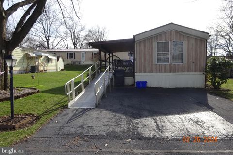 Mobile Home For Sale - Westport Drive<br/> SHIPPENSBURG, PA 17257