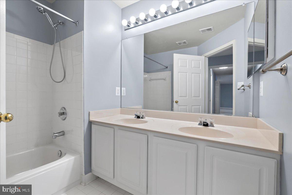 SUTTON RIDGE - Residential Lease