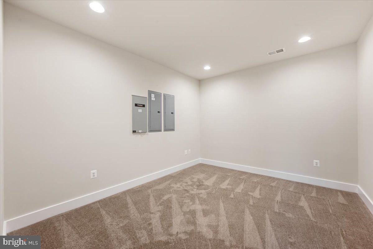 SHORT HILL - Residential