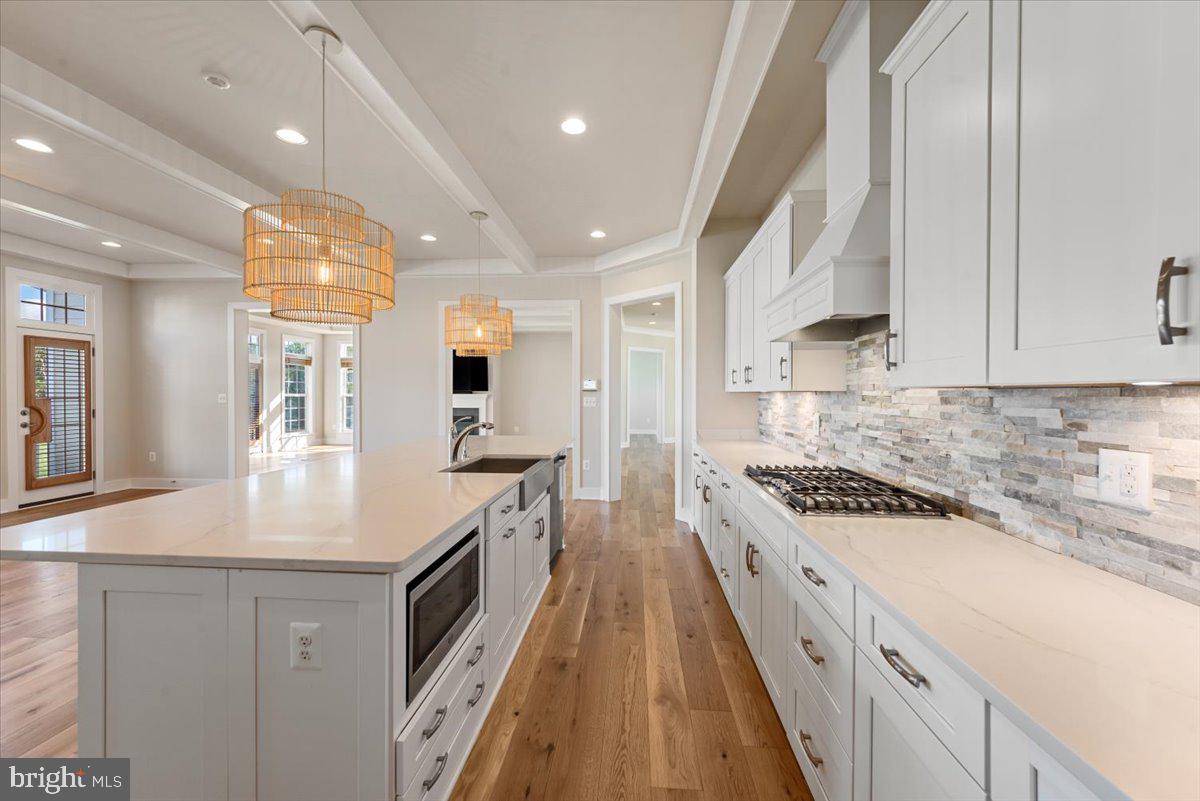 SHORT HILL - Residential