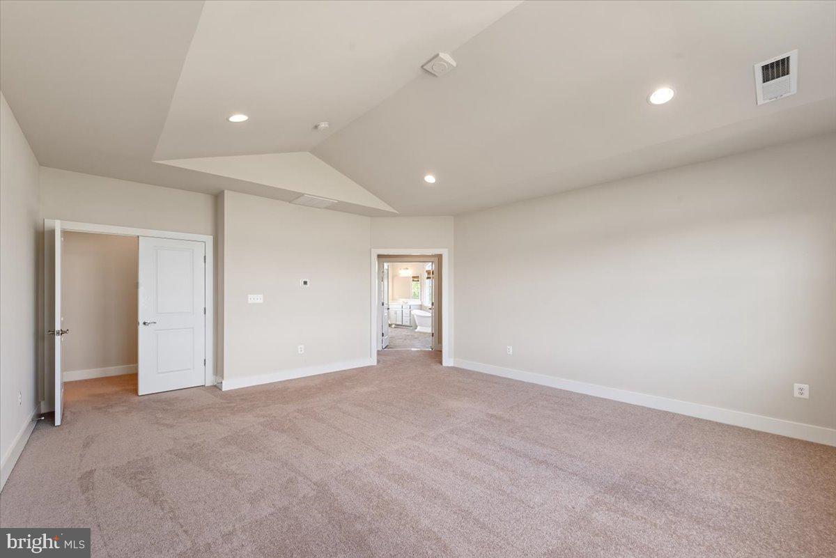 SHORT HILL - Residential