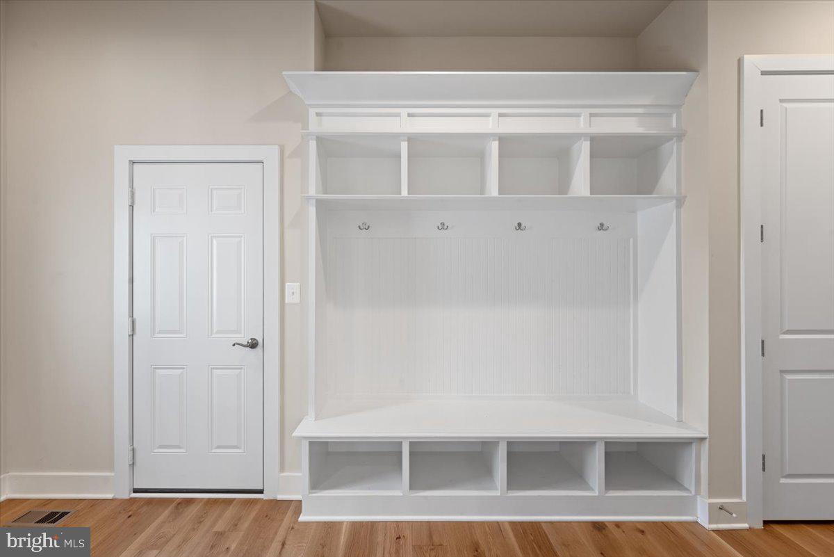 SHORT HILL - Residential