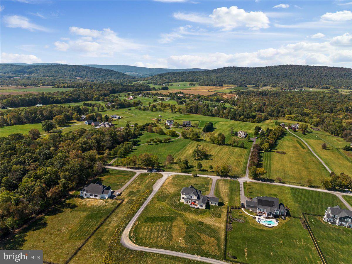 SHORT HILL - Residential