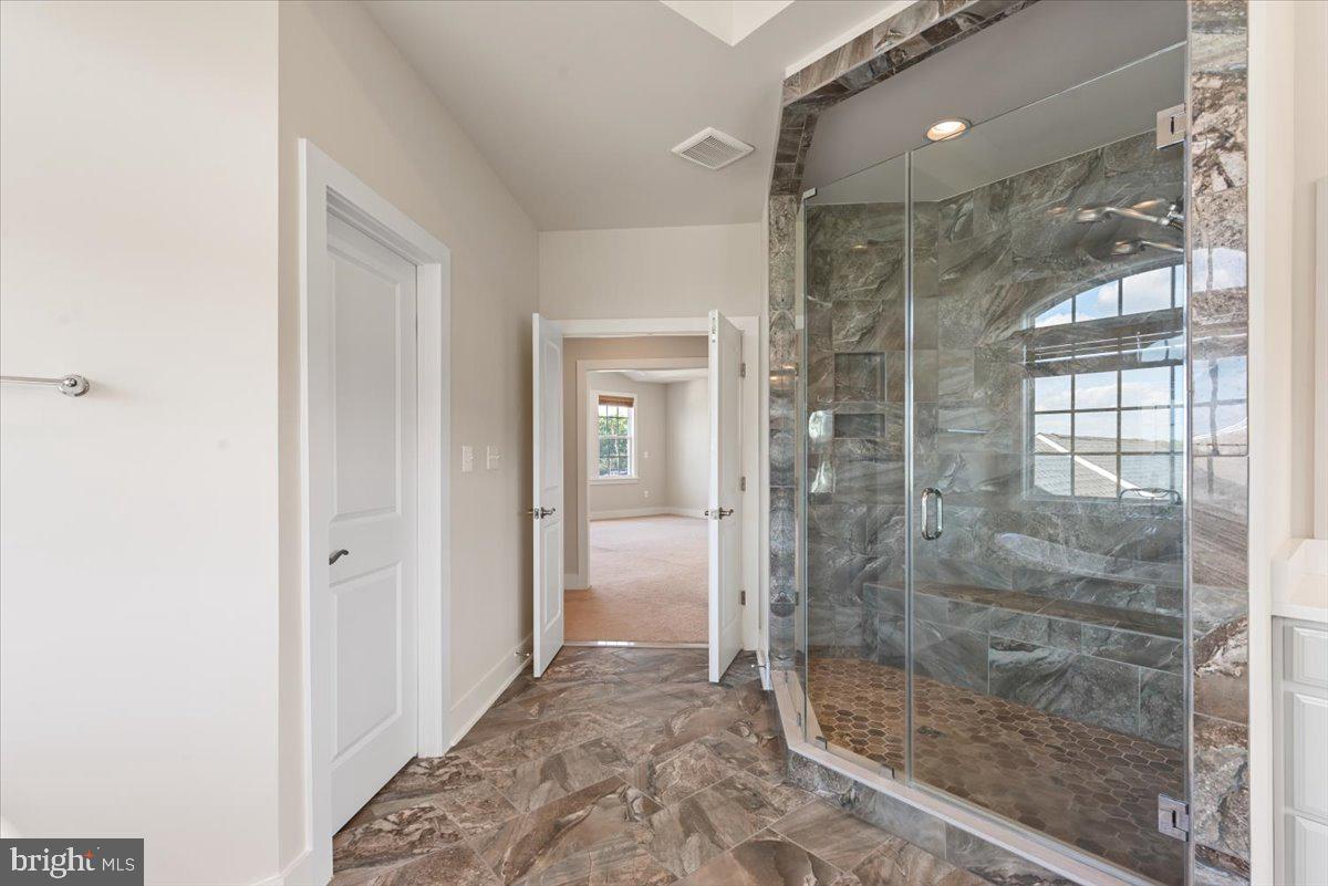 SHORT HILL - Residential