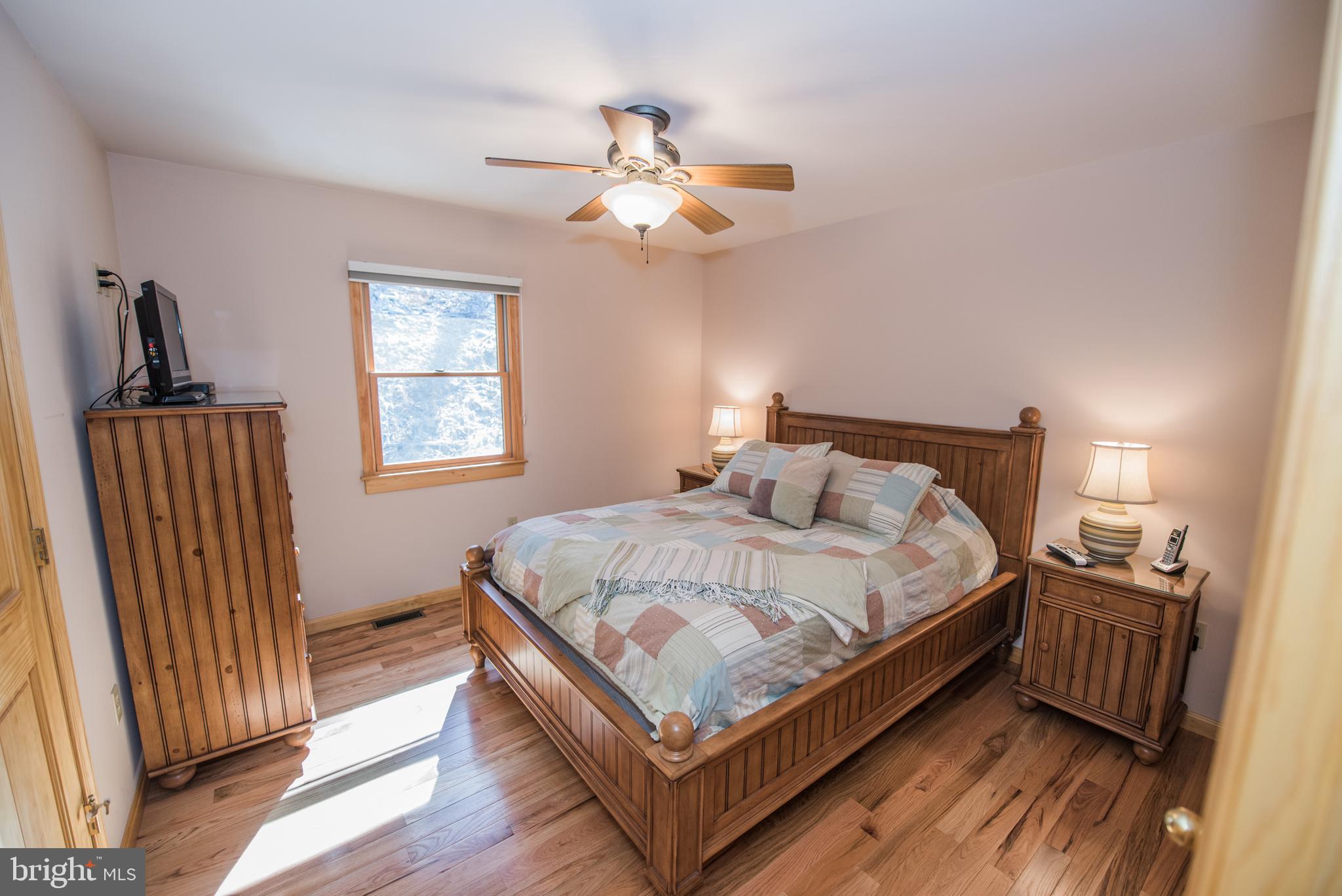 ROUSE MOUNTAIN - Residential