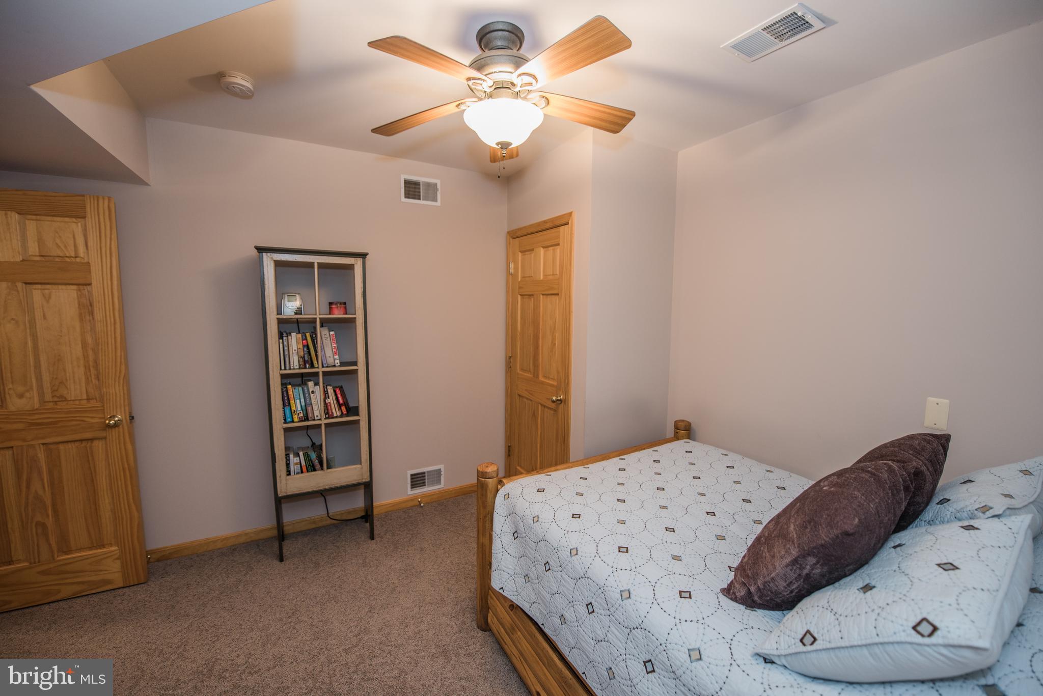 ROUSE MOUNTAIN - Residential