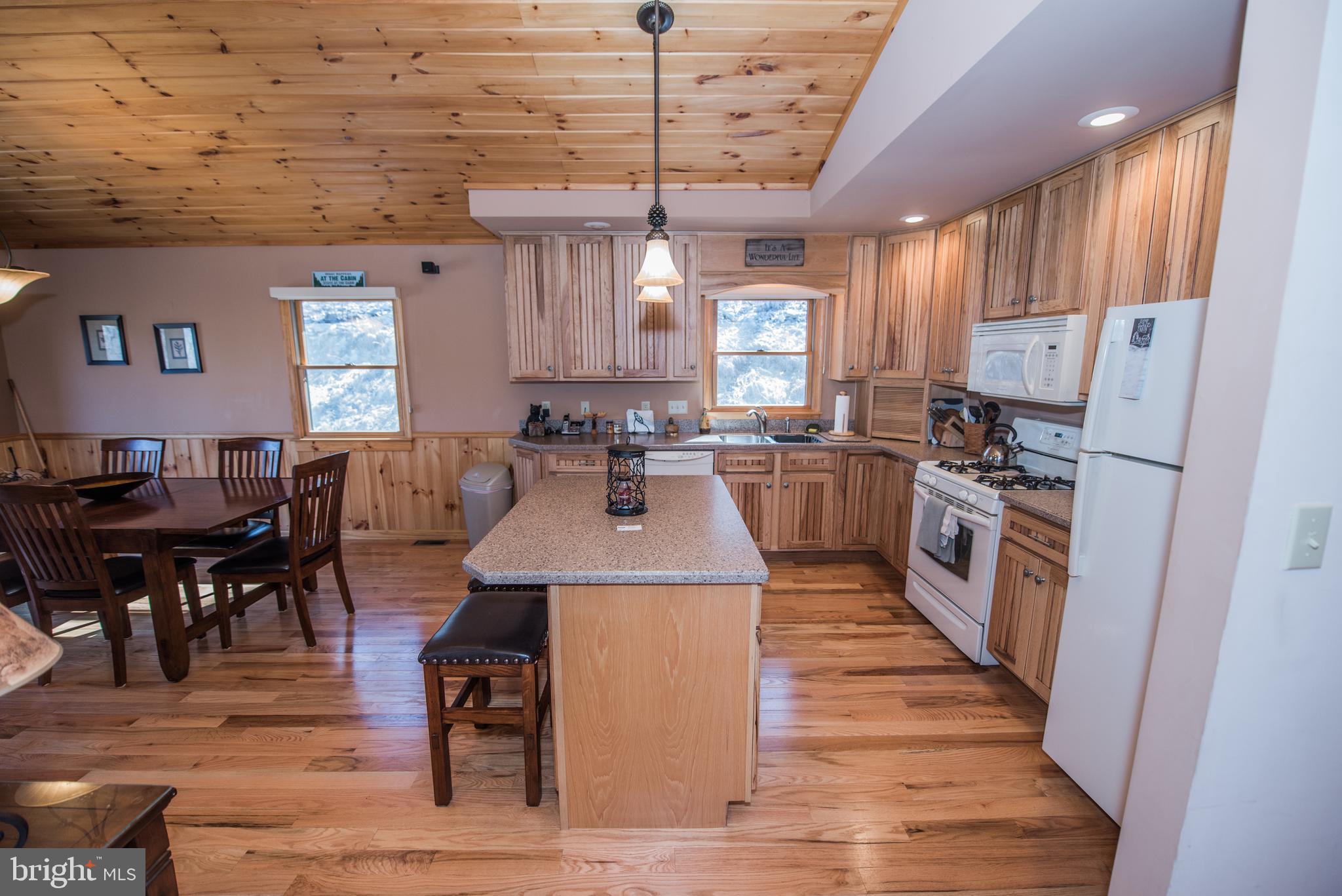 ROUSE MOUNTAIN - Residential