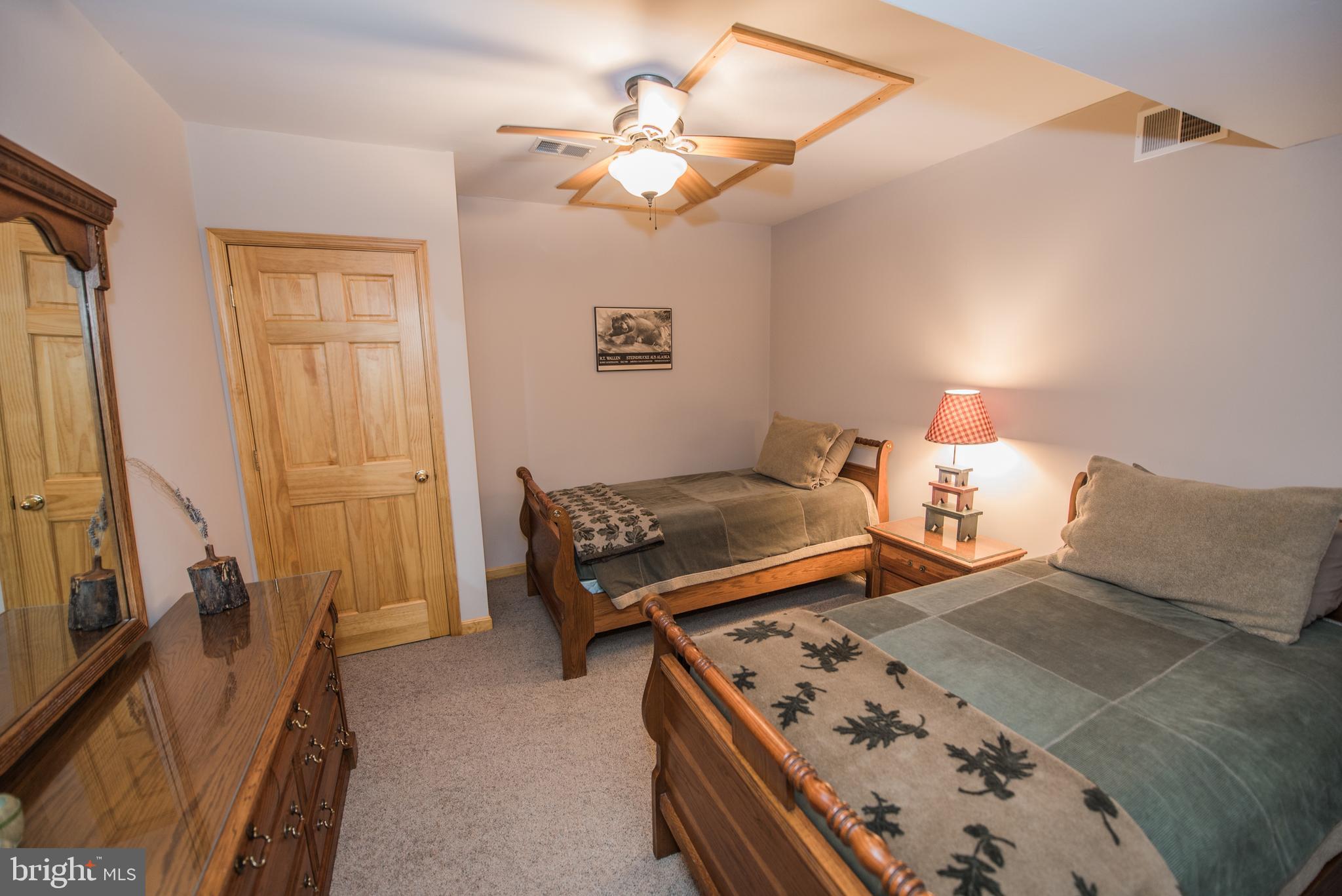 ROUSE MOUNTAIN - Residential