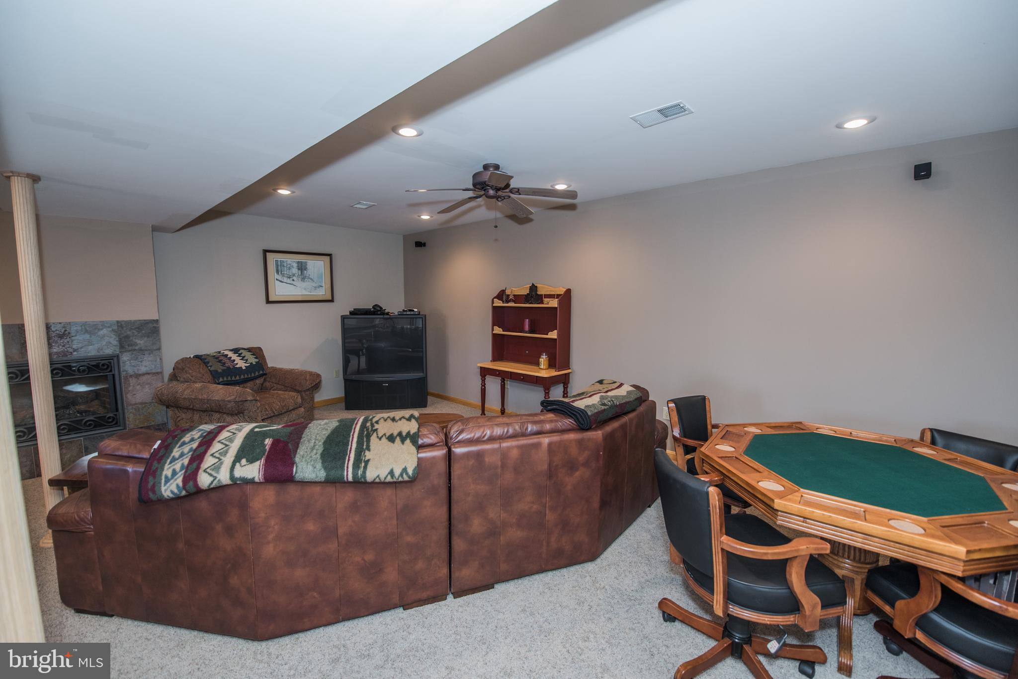 ROUSE MOUNTAIN - Residential