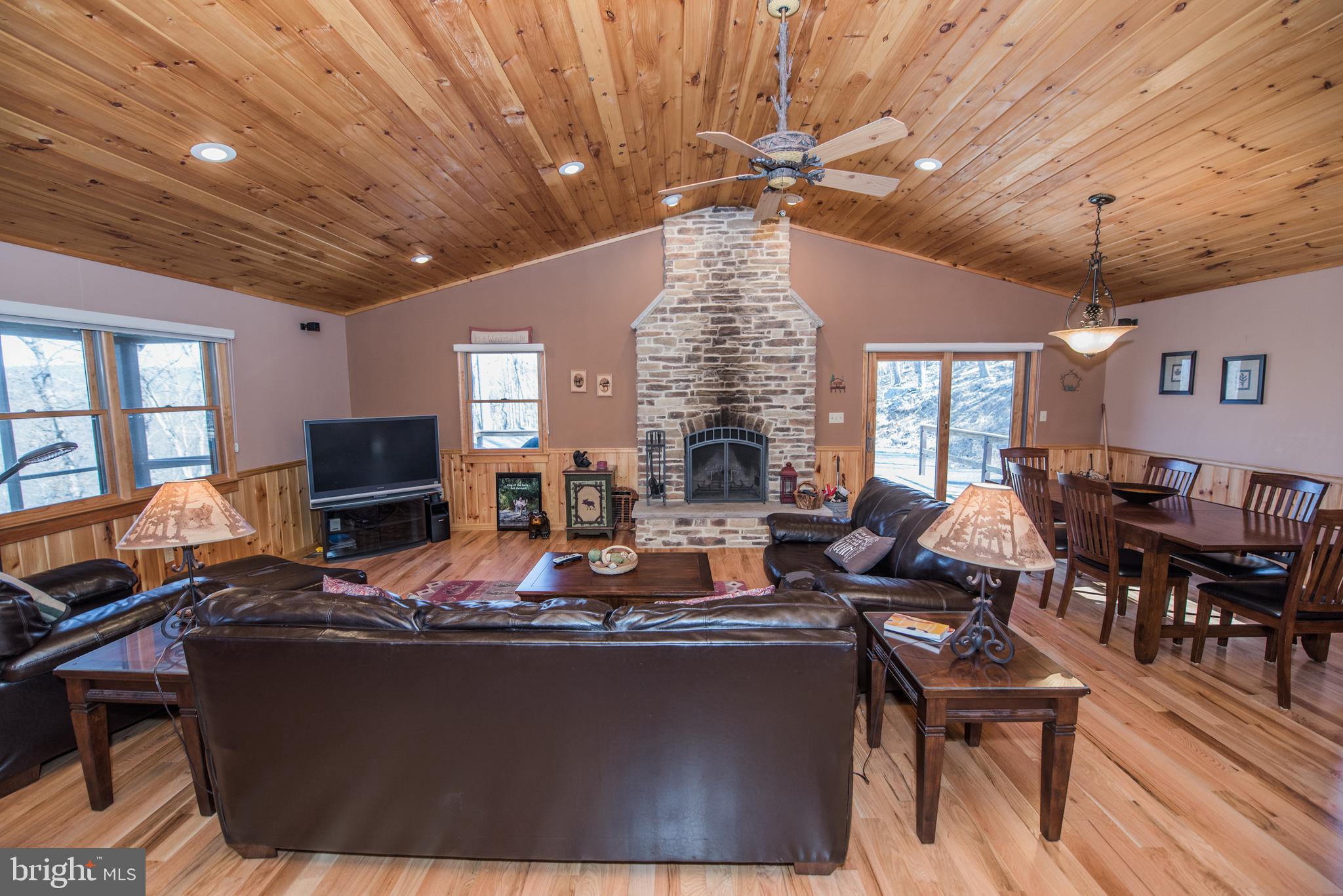 ROUSE MOUNTAIN - Residential