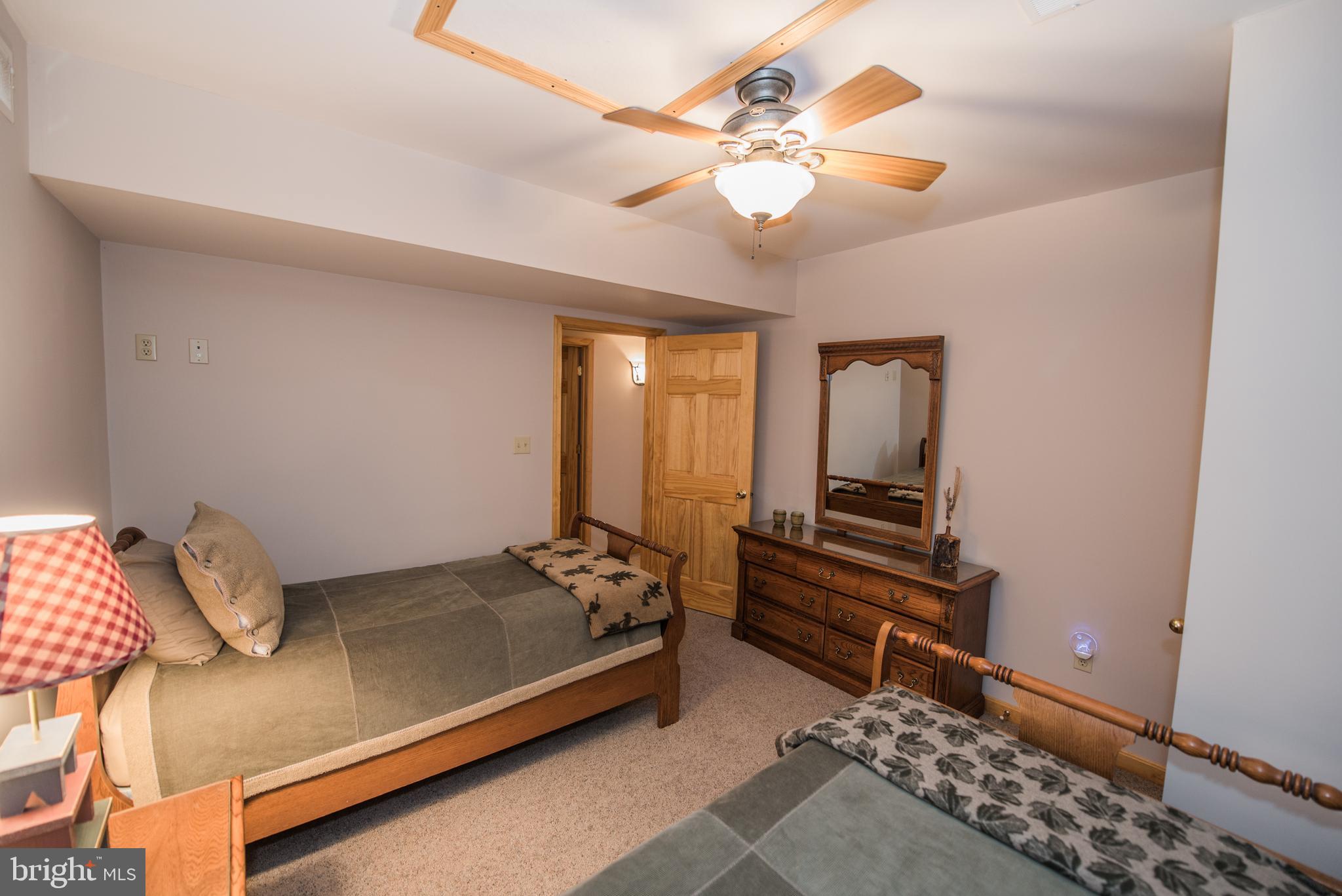 ROUSE MOUNTAIN - Residential