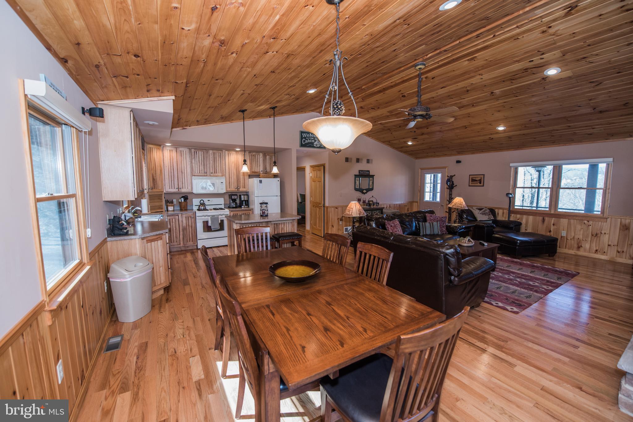 ROUSE MOUNTAIN - Residential