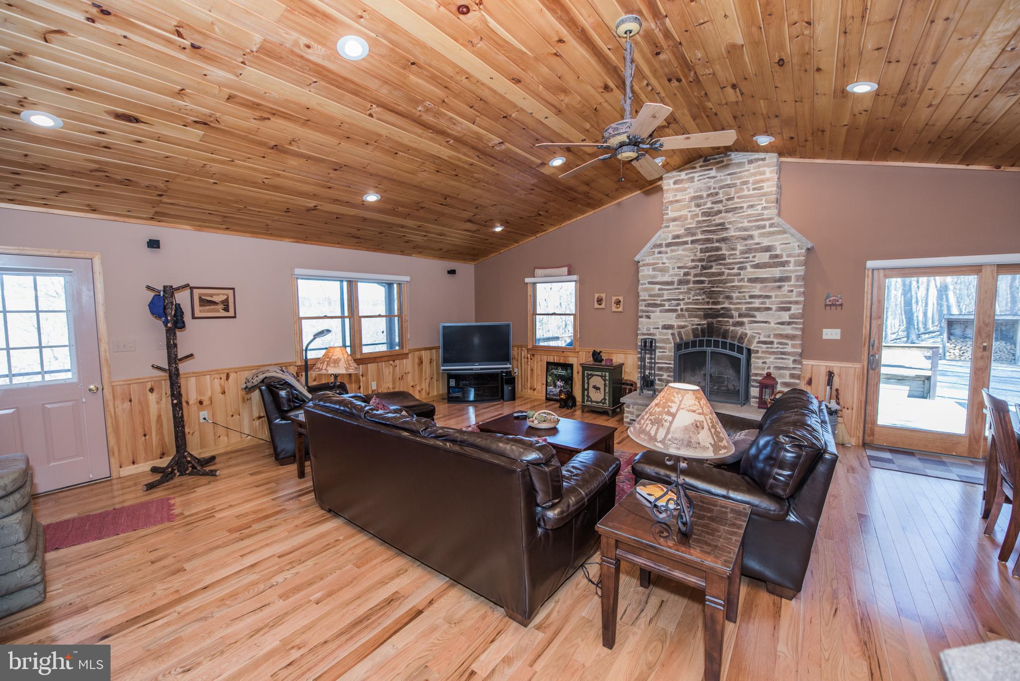 ROUSE MOUNTAIN - Residential