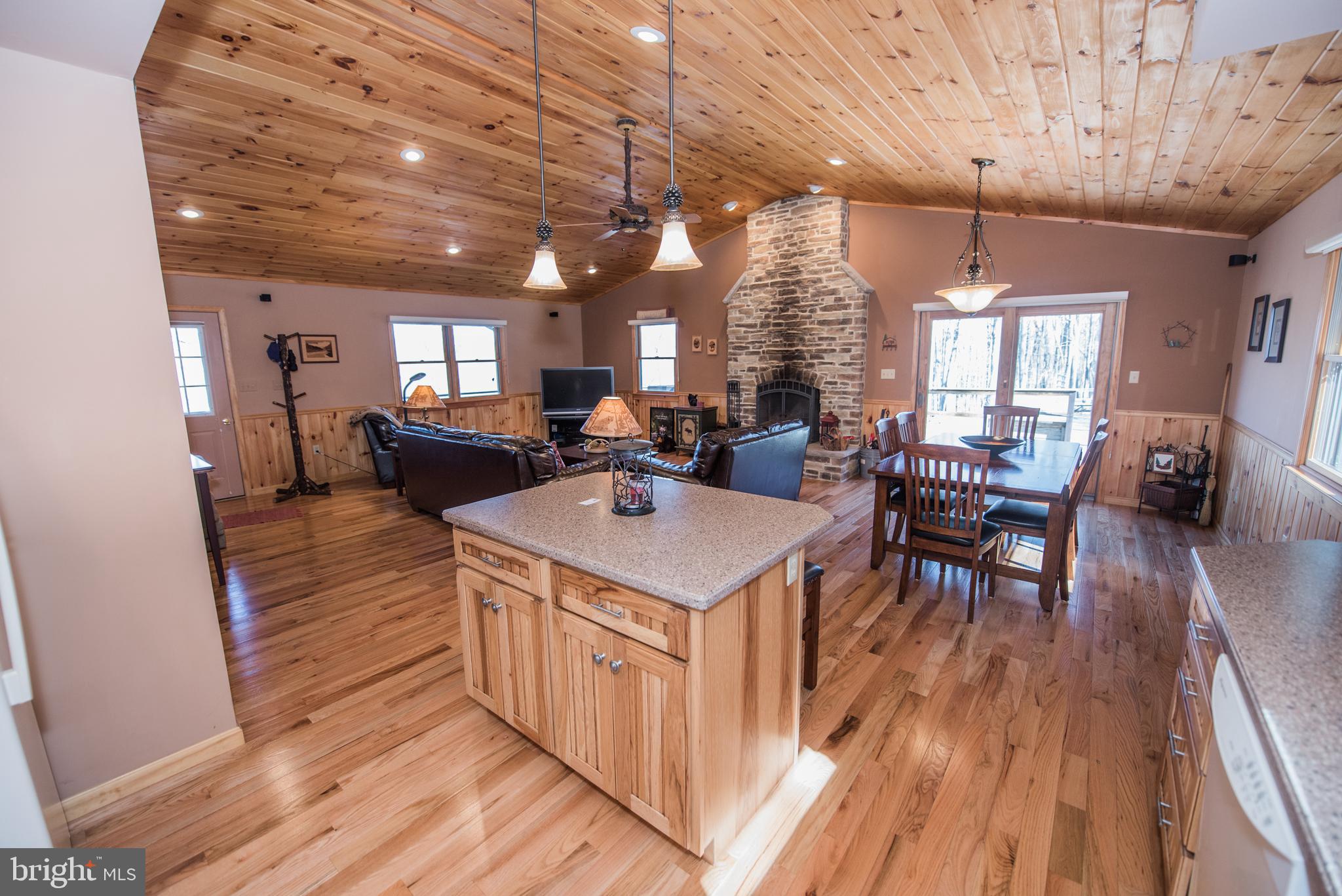 ROUSE MOUNTAIN - Residential