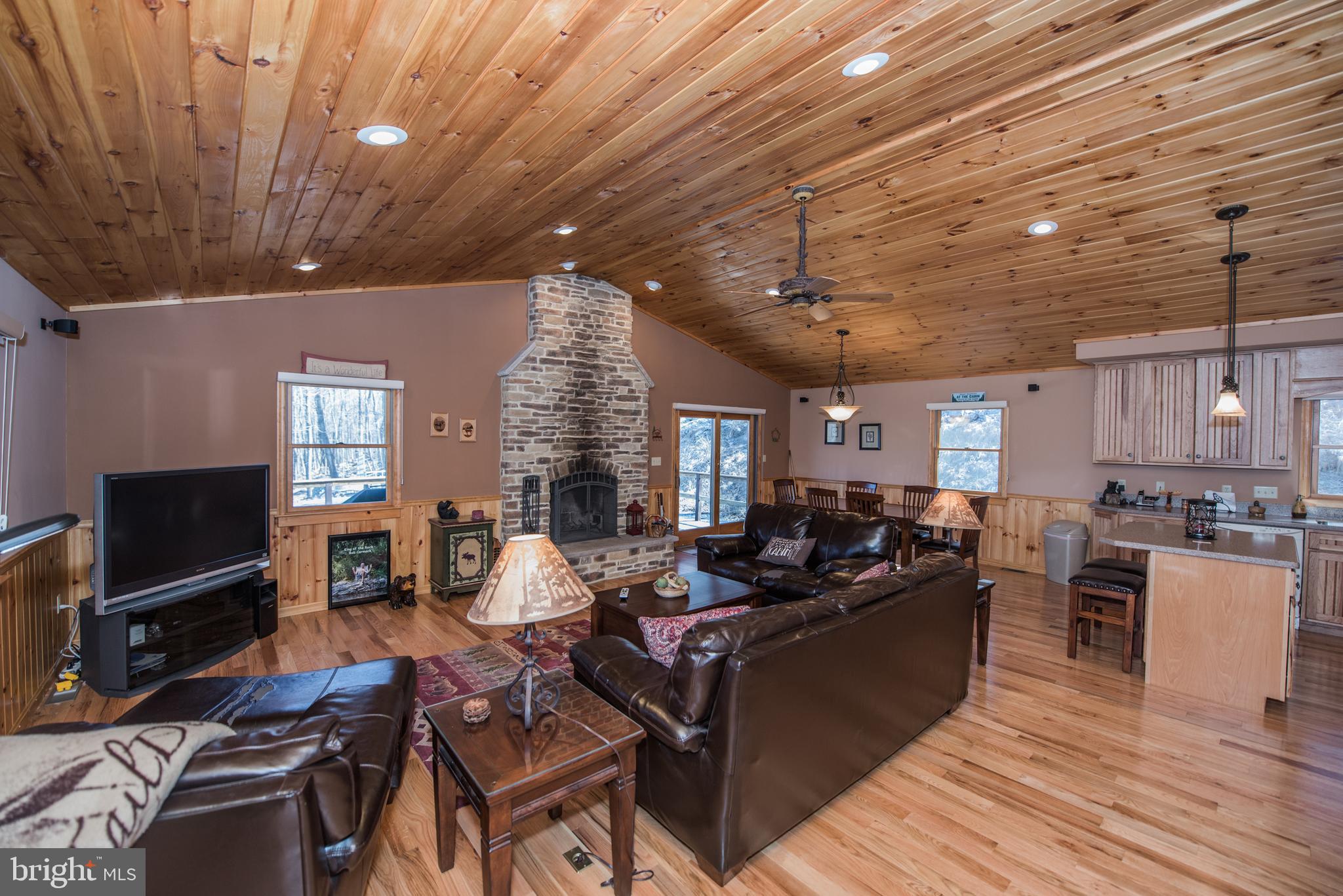 ROUSE MOUNTAIN - Residential