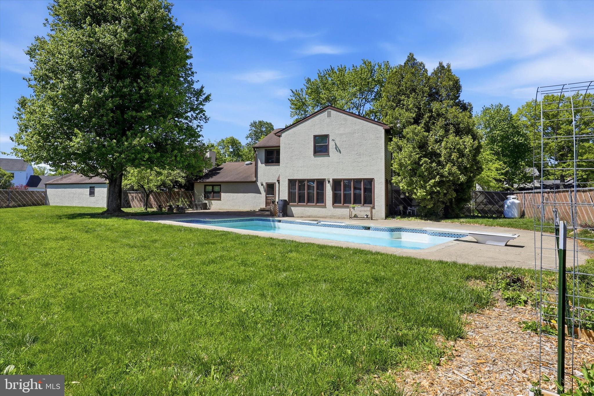 MAPLE GLEN - Residential
