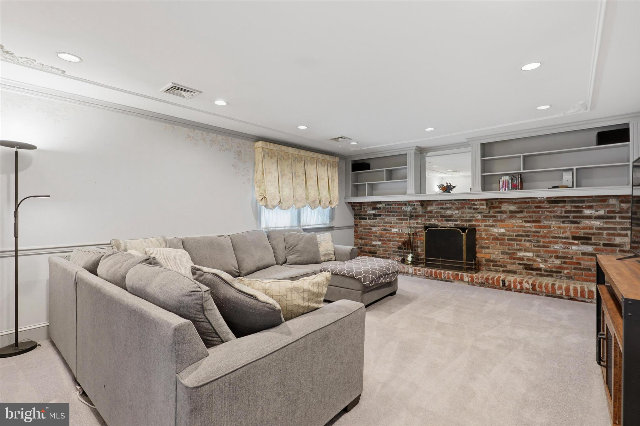 MAPLE GLEN - Residential