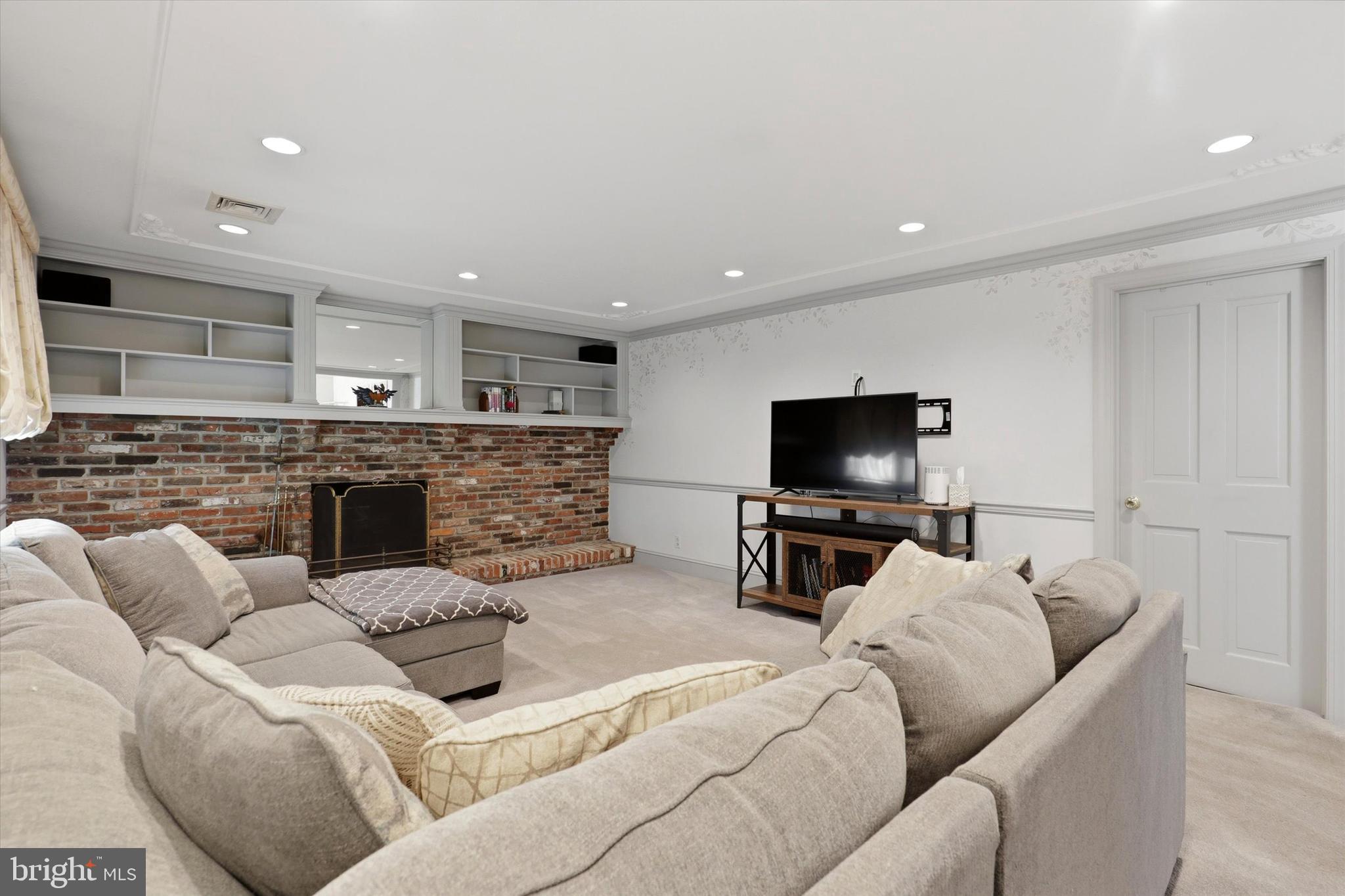 MAPLE GLEN - Residential